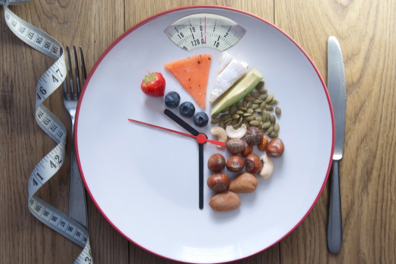 How to do intermittent fasting for women